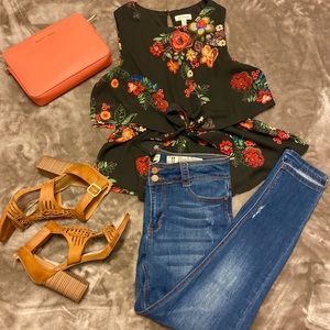 Juniors Flowy Blouse